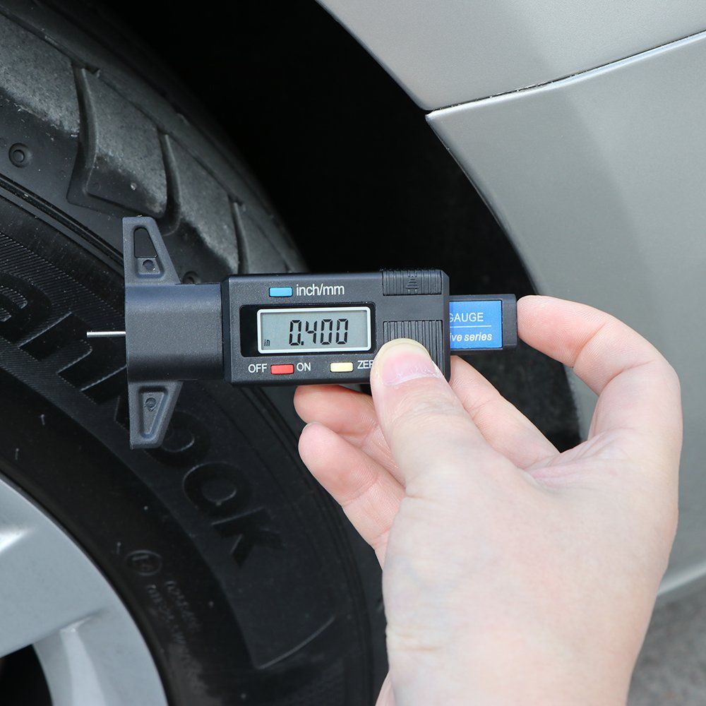 Jauge numérique à cristaux liquides pour la détection de l'usure des pneus automobiles